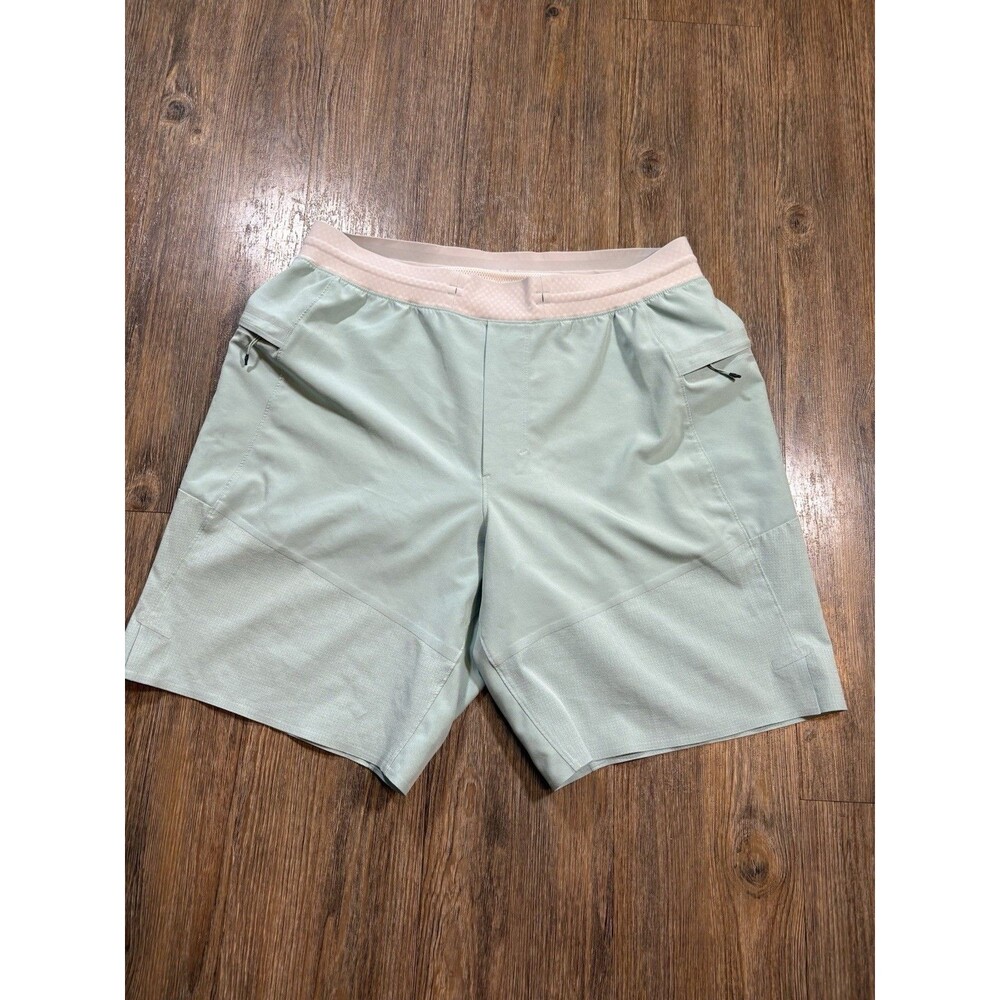 Lululemon License to Train Shorts Mens Medium Lined Performance Gym Running